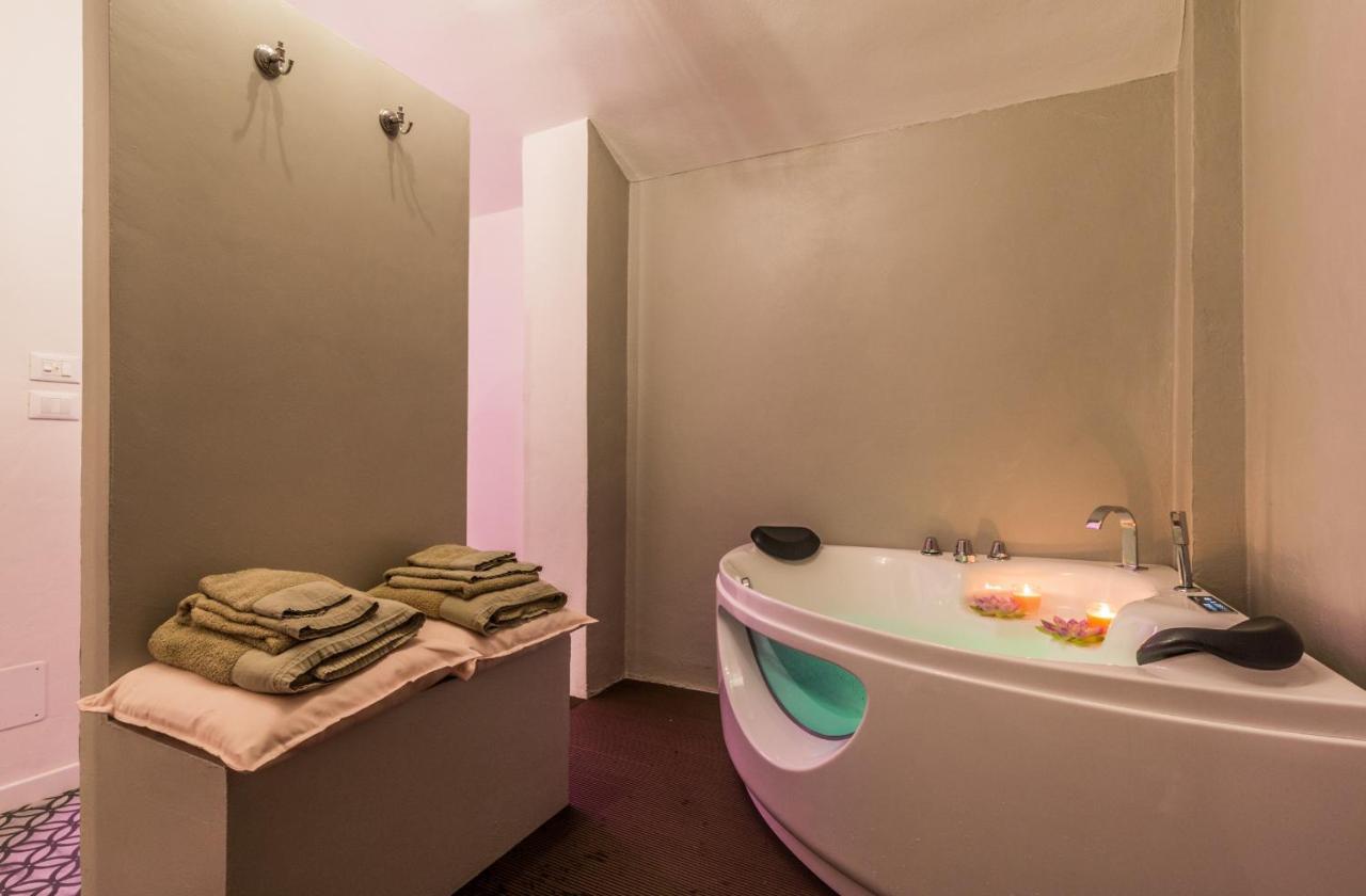 Dimora Di Charme San Carlo 12 By Wonderful Italy Apartment Bologna Bagian luar foto